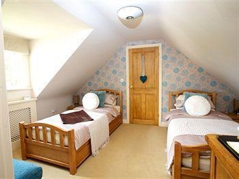 Silverstone Guest House Exterior photo