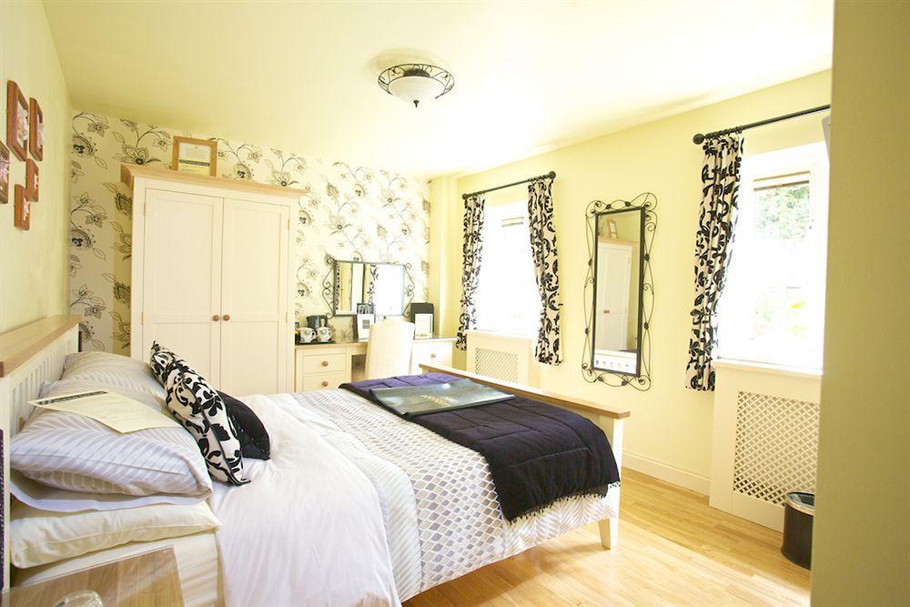 Silverstone Guest House Exterior photo