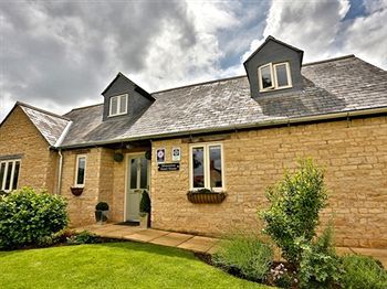 Silverstone Guest House Exterior photo